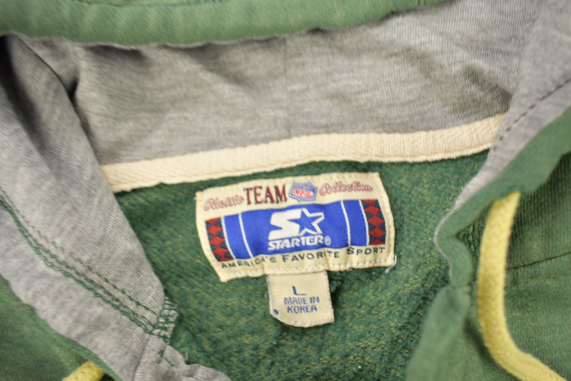 Vintage 1980s Green Bay Packers NFL Starter Hoodie Men's Large from propervintagecanada