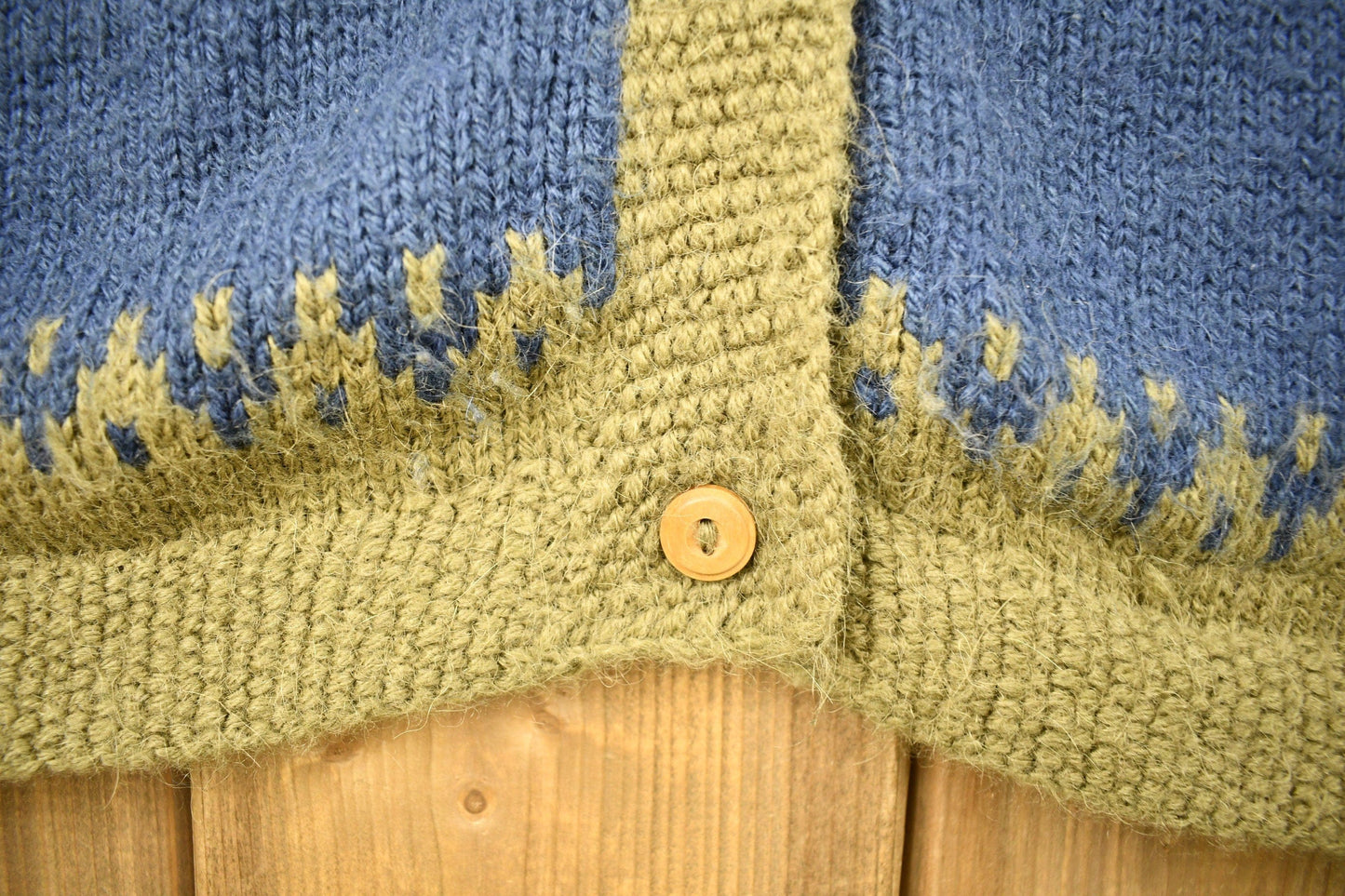 Vintage 1980s Hand Made 100% Alpaca Wool Knitted Sweater / The Alpaca Connection / All Over Pattern / Outdoors Sweatshirt / Abstract Graphic from propervintagecanada