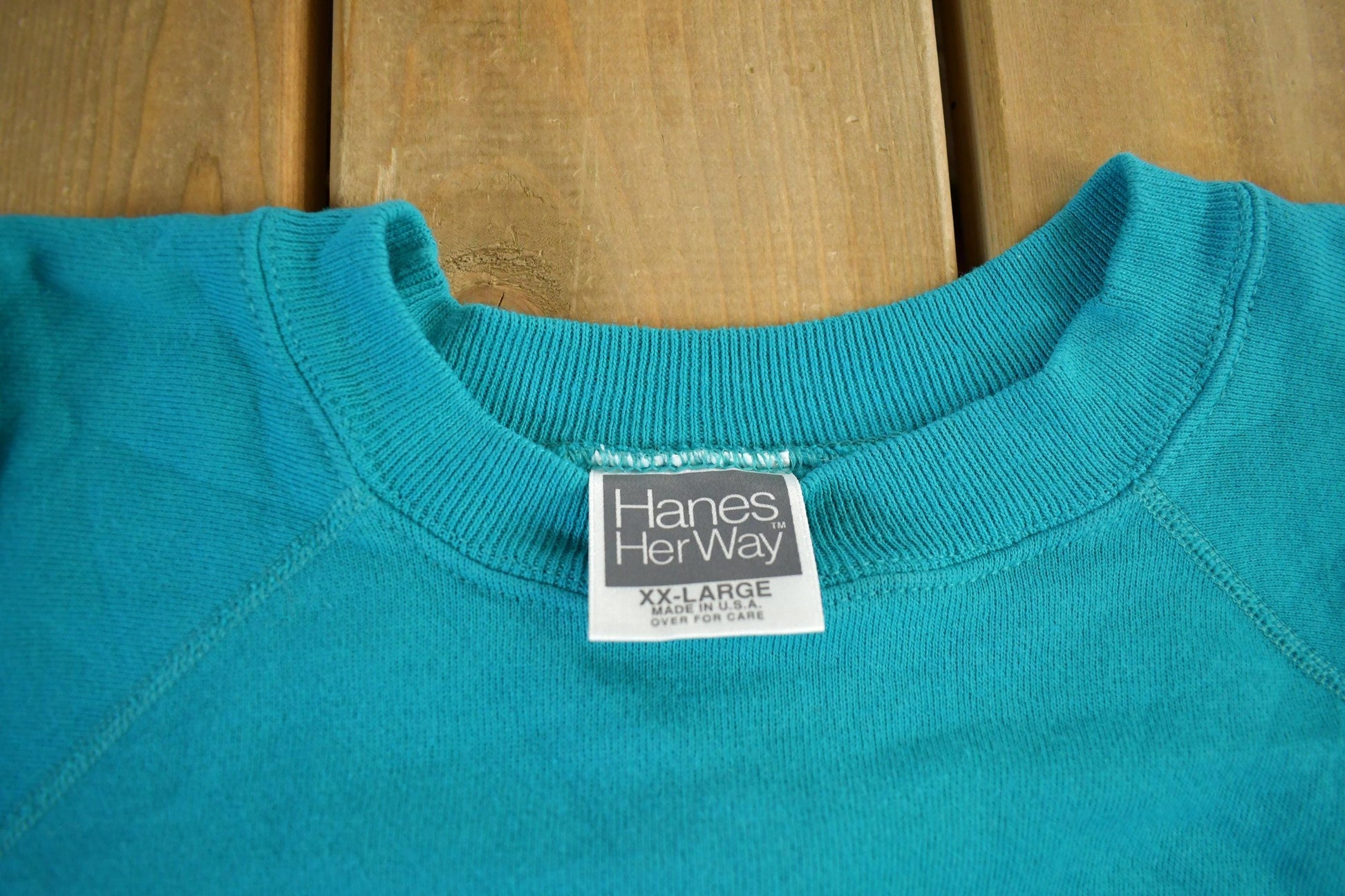 Vintage 1980s Hanes Her Way Raglan Crewneck Sweatshirt Women's 2XL from propervintagecanada