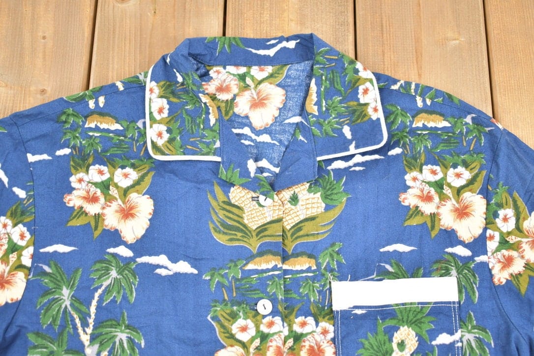Vintage 1980s Hawaiian Button Up Shirt Men's Large from propervintagecanada