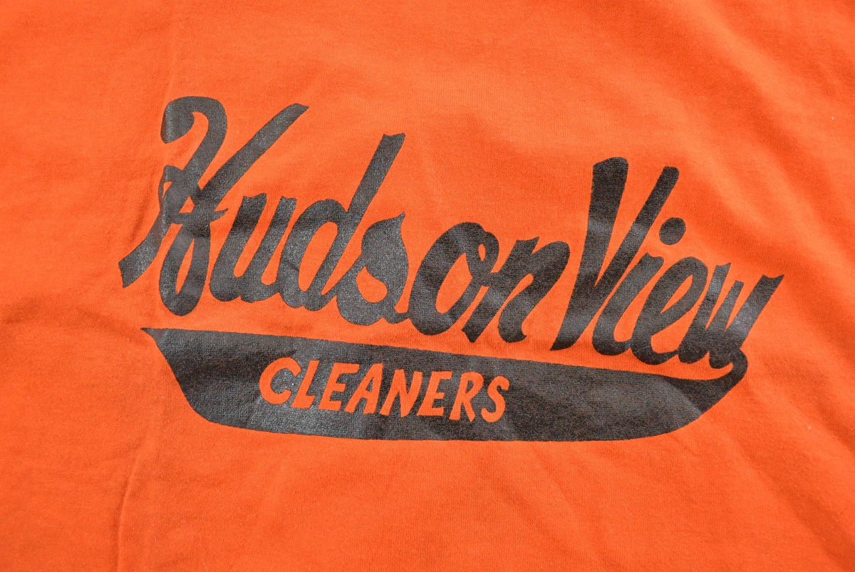 Vintage 1980s Hudson View Cleaners Graphic T Shirt Mens L from propervintagecanada