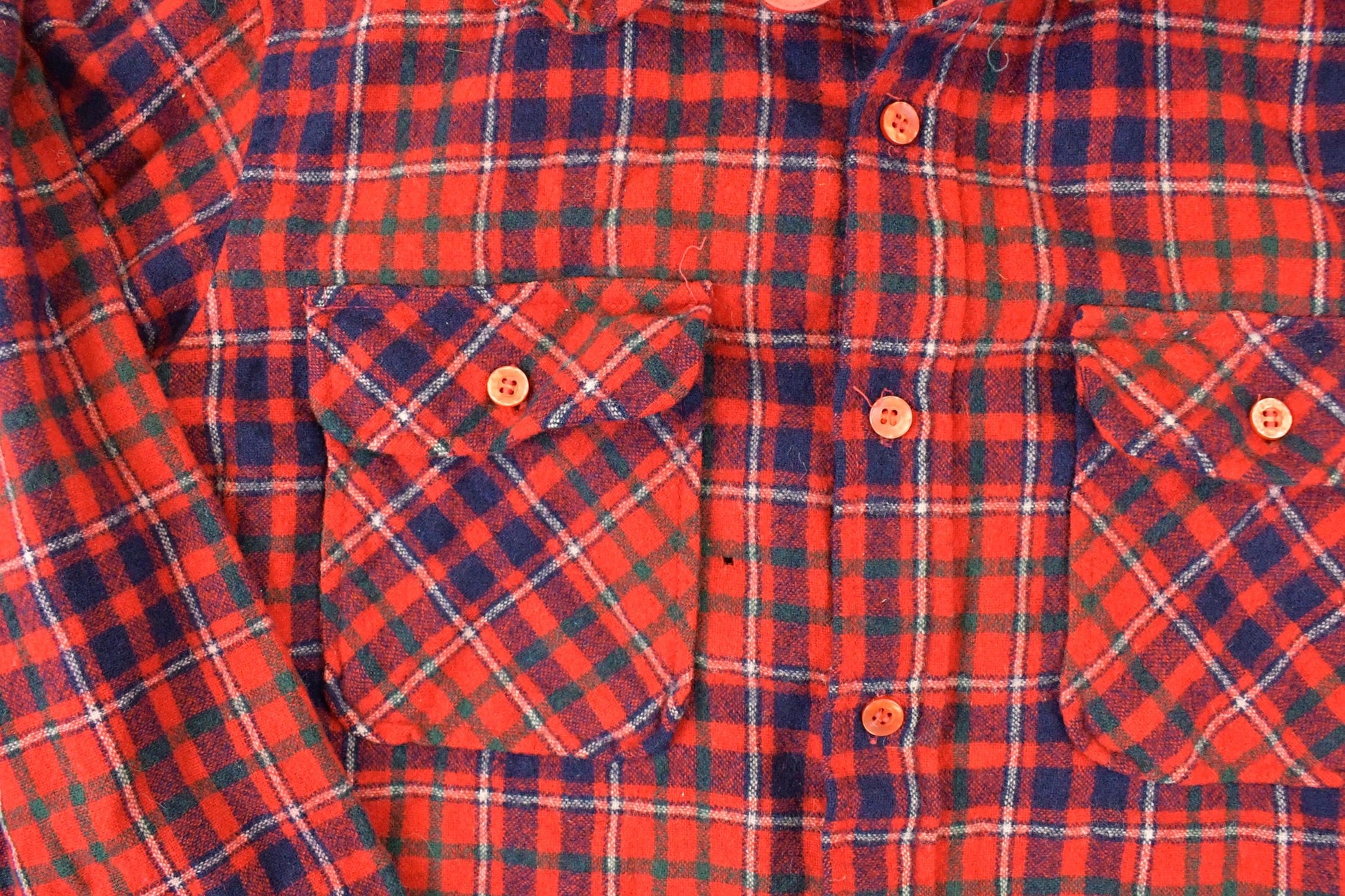 Vintage 1980s HW Virgin Wool Classic Plaid Flannel Button Up Shirt Men's M from propervintagecanada