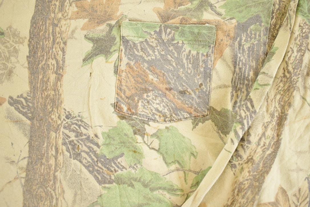 Vintage 1980s Jerzees Outdoors Realtree Camo Crewneck Shirt Men's L from propervintagecanada