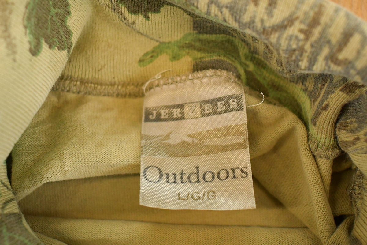 Vintage 1980s Jerzees Outdoors Realtree Camo Turtleneck Shirt Men's L from propervintagecanada