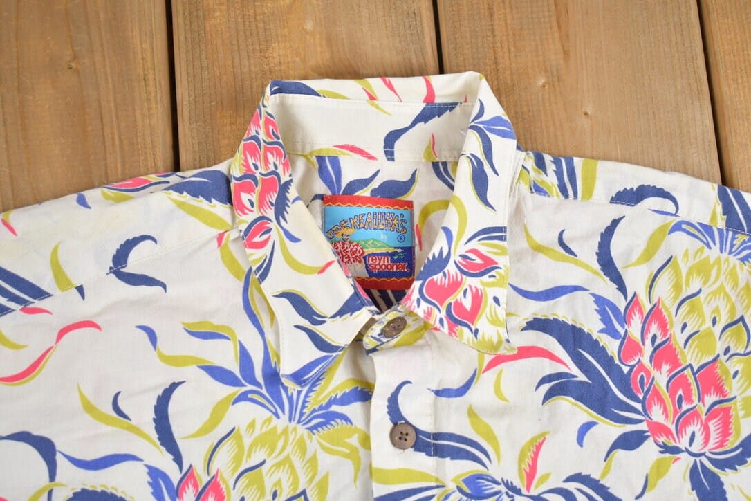 Vintage 1980s Joe Kealuhas Reyn Spooner Hawaiian Shirt Men's Large from propervintagecanada