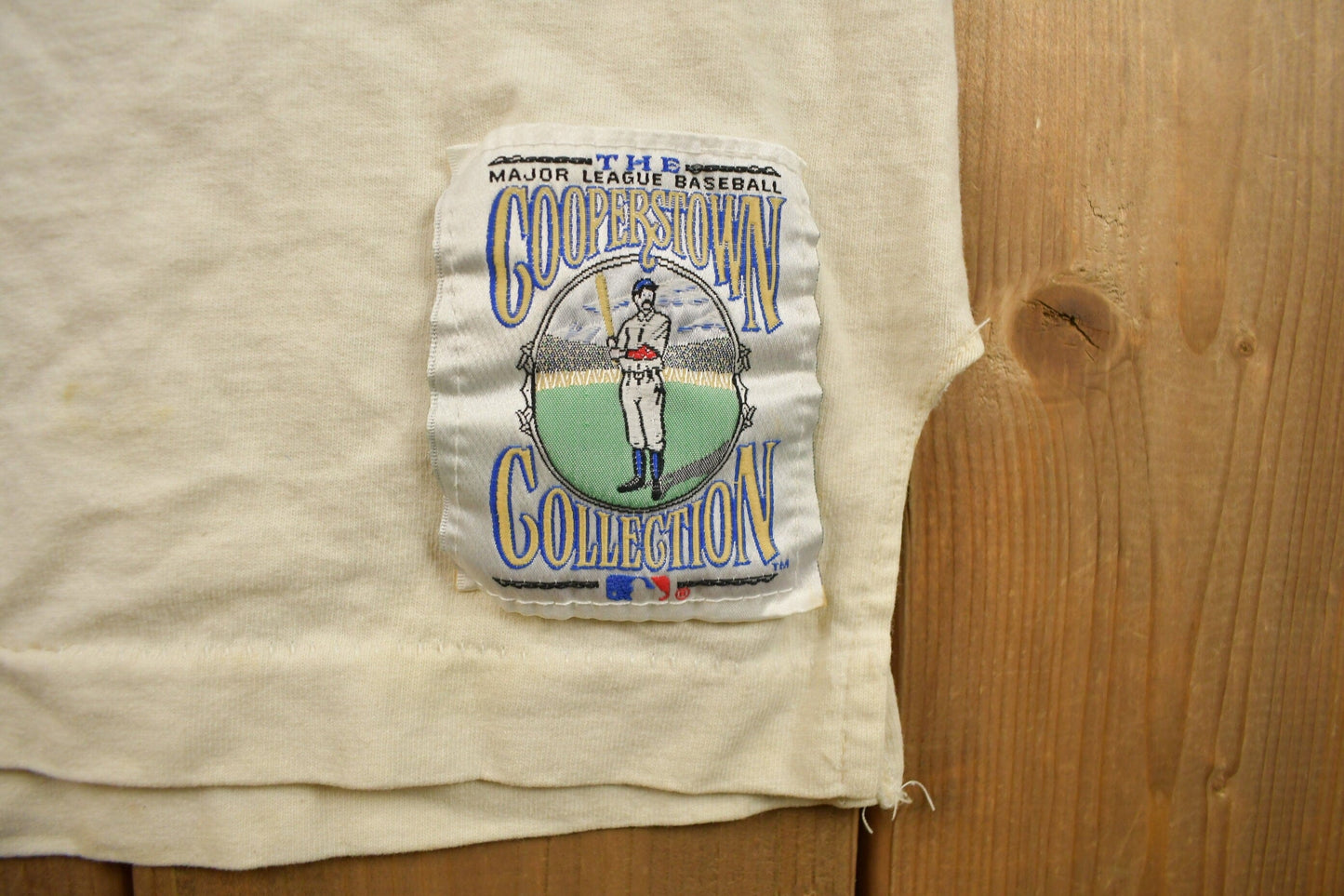 Vintage 1980s Johnny Bench Cooperstown Collection MLB Graphic T-Shirt Men's Large from propervintagecanada