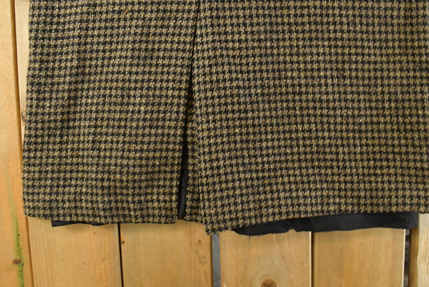 Vintage 1980s L.L. Bean Houndstooth Wool Overcoat Women's Large from propervintagecanada