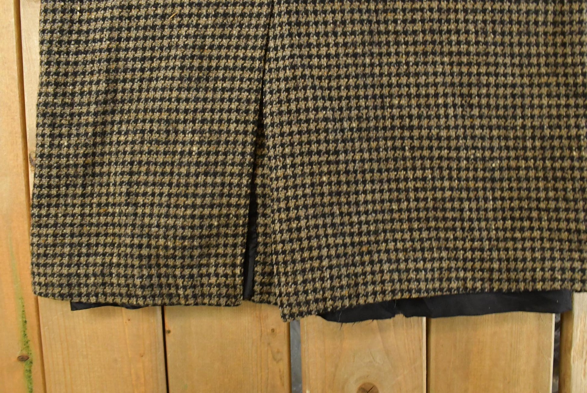 Vintage 1980s L.L. Bean Houndstooth Wool Overcoat Women's Large from propervintagecanada