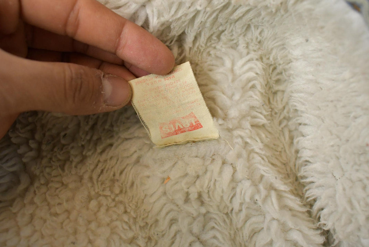 Vintage 1980s Levi's Sherpa Lined Denim Jean Jacket Men's Large from propervintagecanada