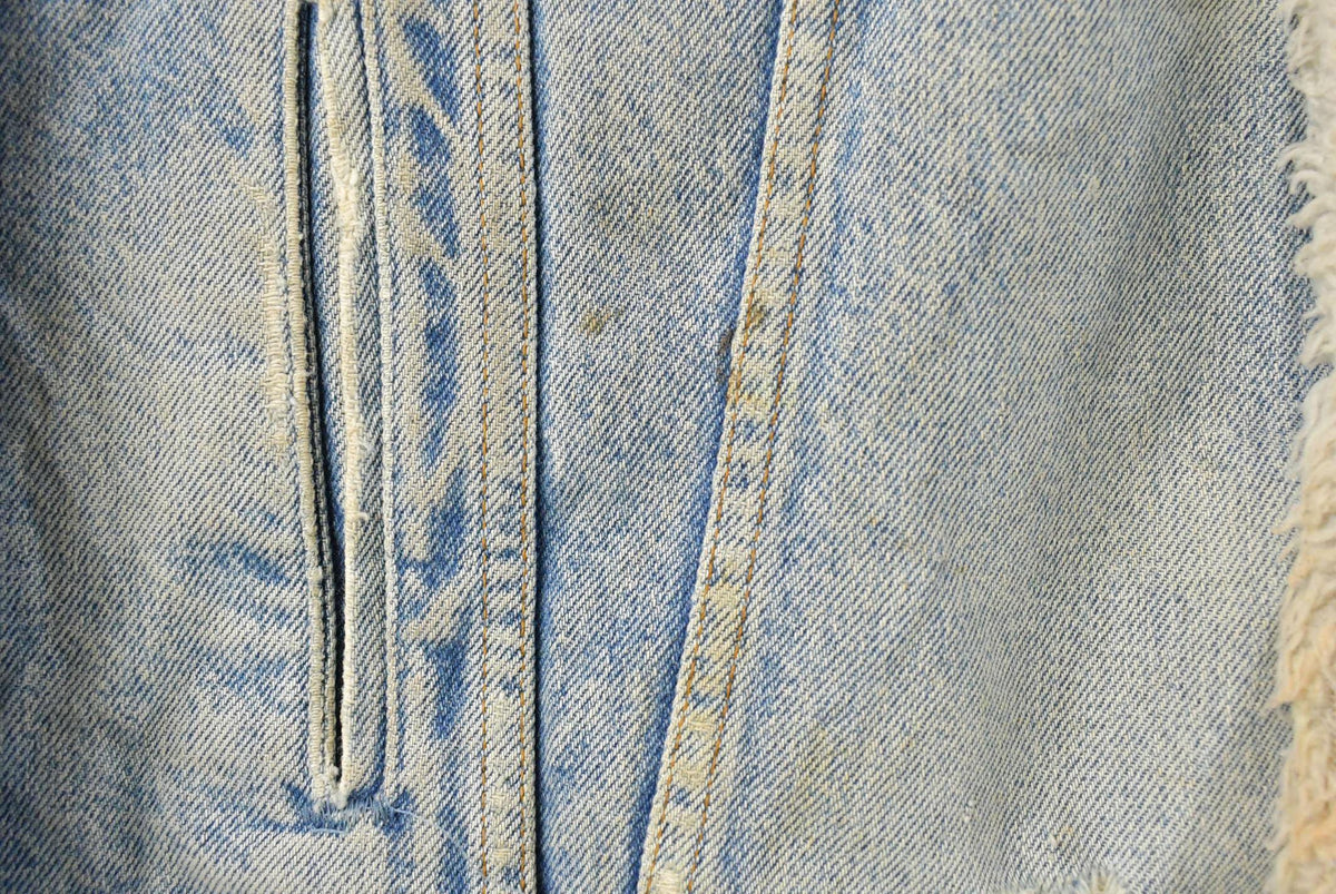 Vintage 1980s Levi's Sherpa Lined Denim Jean Jacket Men's Large from propervintagecanada