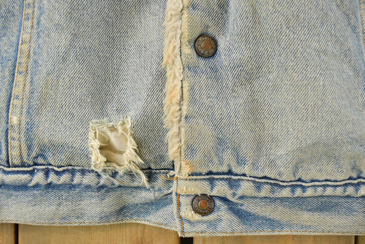 Vintage 1980s Levi's Sherpa Lined Denim Jean Jacket Men's Large from propervintagecanada