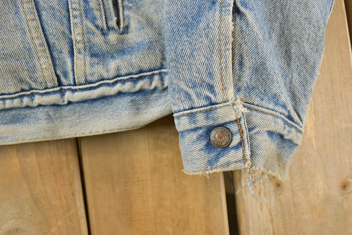 Vintage 1980s Levi's Sherpa Lined Denim Jean Jacket Men's Large from propervintagecanada