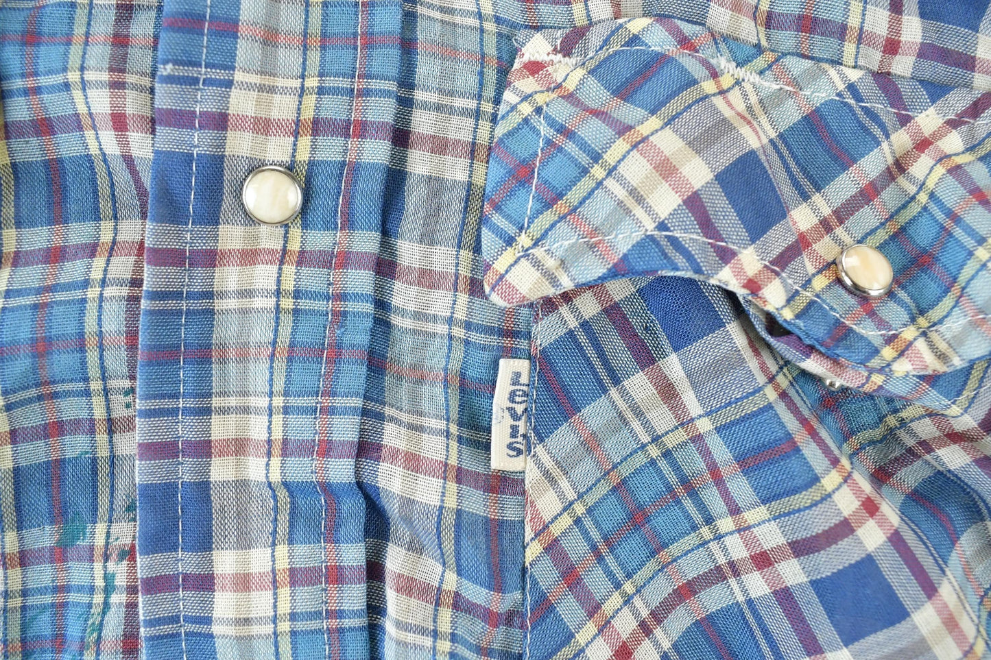 Vintage 1980s Levis Western Button Up Shirt Men's Medium from propervintagecanada
