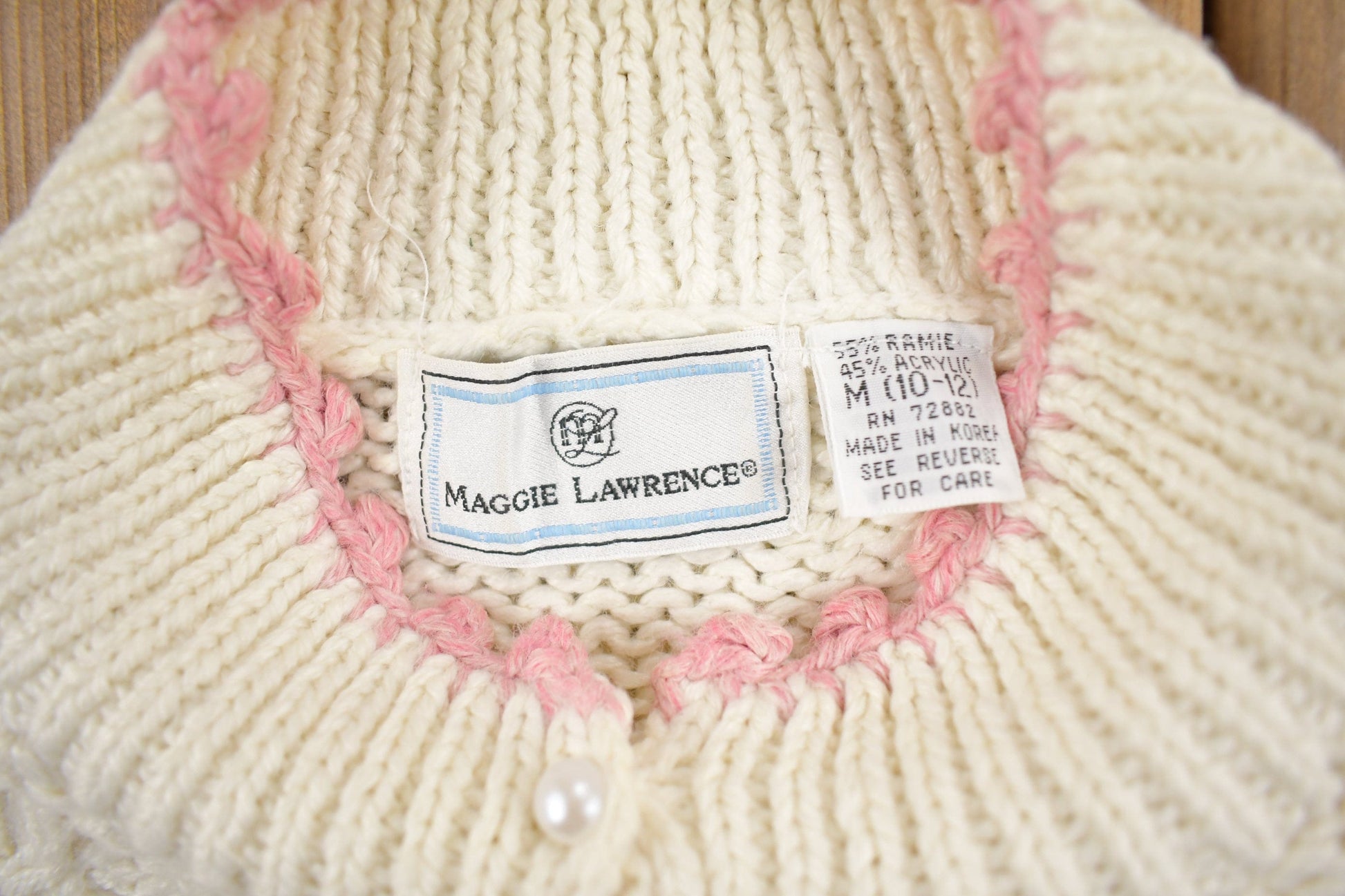 Vintage 1980s Maggie Lawrence Floral Knitted Sweater Women's M from propervintagecanada