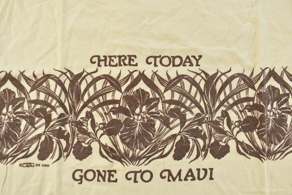 Vintage 1980s Maui Hawaii Graphic Souvenir T-Shirt Men's XL from propervintagecanada