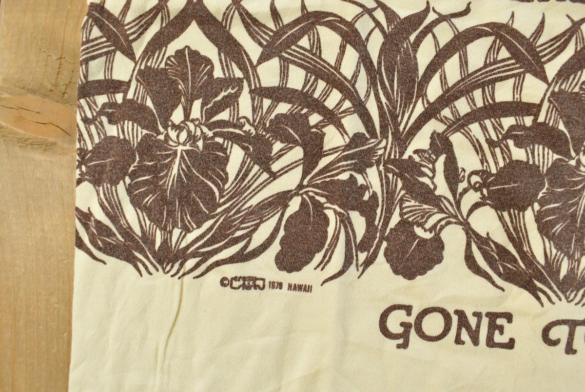 Vintage 1980s Maui Hawaii Graphic Souvenir T-Shirt Men's XL from propervintagecanada