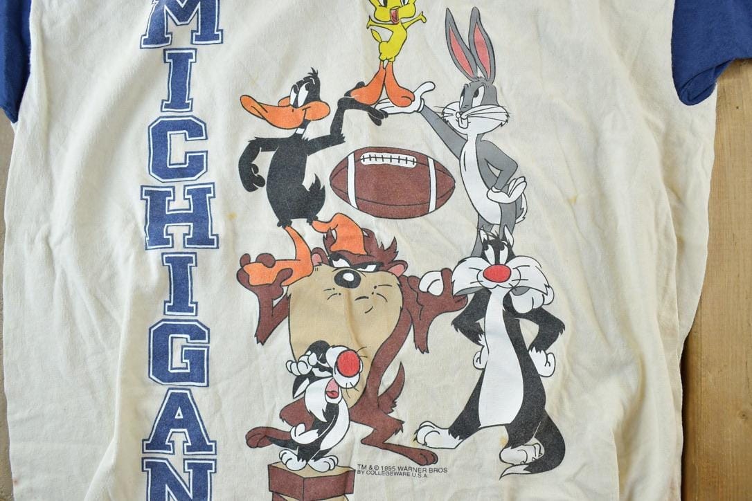 Vintage 1980s Michigan Bugs Bunny Looney Toons Disney Cartoon Promo T-Shirt Men's Large from propervintagecanada