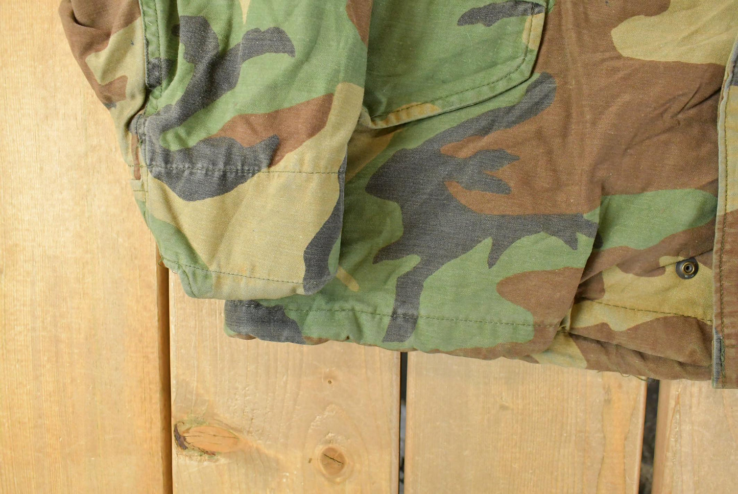 Vintage 1980s Military Camo Jacket Men's Small Short / Button Up Jacket / Army Green / Vintage Army / Streetwear Fashion / 80s Army Jacket from propervintagecanada