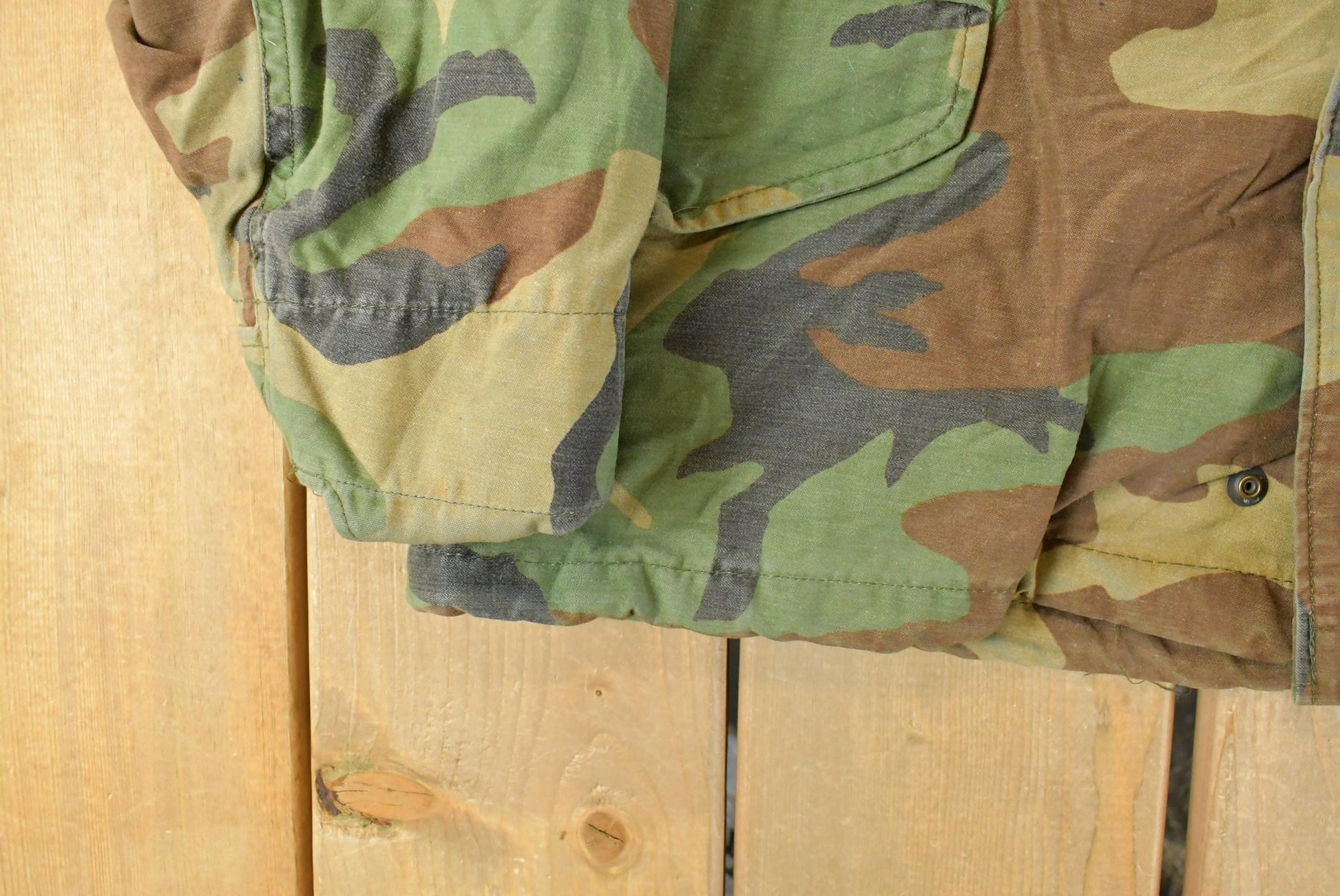 Vintage 1980s Military Camo Jacket Men's Small Short / Button Up Jacket / Army Green / Vintage Army / Streetwear Fashion / 80s Army Jacket from propervintagecanada