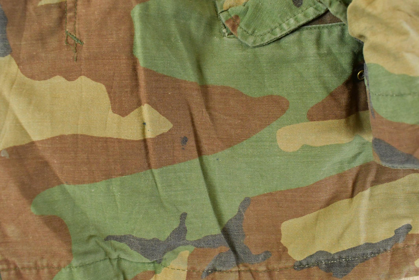 Vintage 1980s Military Camo Jacket Men's Small Short / Button Up Jacket / Army Green / Vintage Army / Streetwear Fashion / 80s Army Jacket from propervintagecanada