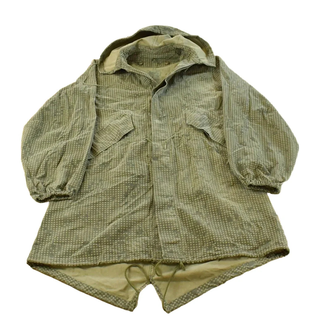 Vintage 1980s Military Parka Field Night Desert Camo Jacket Men's S from propervintagecanada