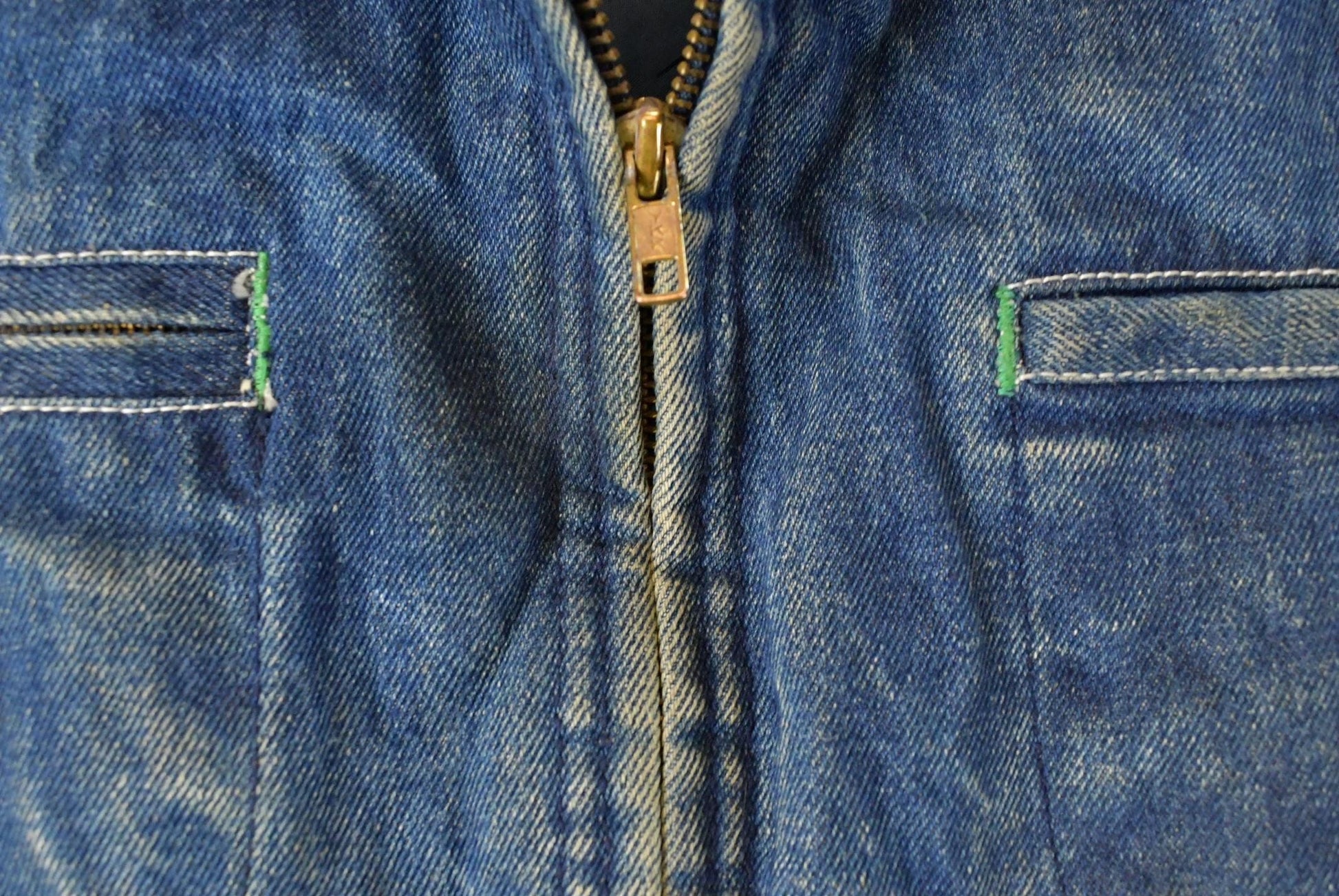 Vintage 1980s Osh Kosh B'Gosh Denim Full Zip Work Jacket Men's L / Sun Faded Distressed / 80s USA Work Wear / Vintage Jean Jacket from propervintagecanada