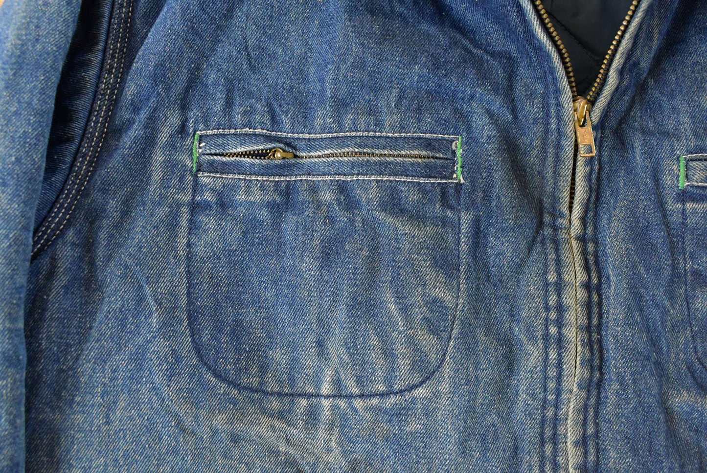 Vintage 1980s Osh Kosh B'Gosh Denim Full Zip Work Jacket Men's L / Sun Faded Distressed / 80s USA Work Wear / Vintage Jean Jacket from propervintagecanada