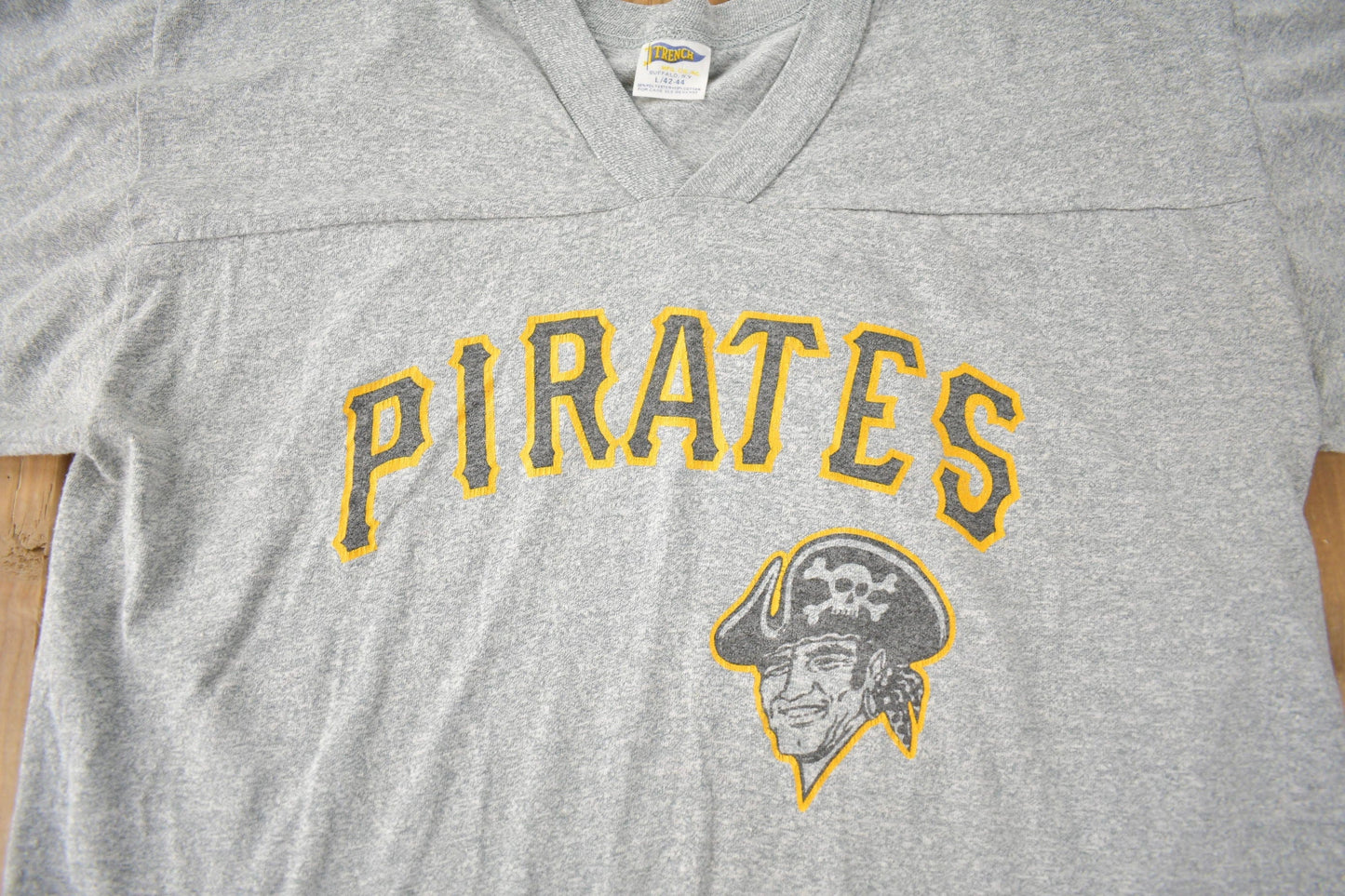 Vintage 1980s Pittsburgh Pirates MLB Baseball Graphic T-Shirt Made In USA from propervintagecanada