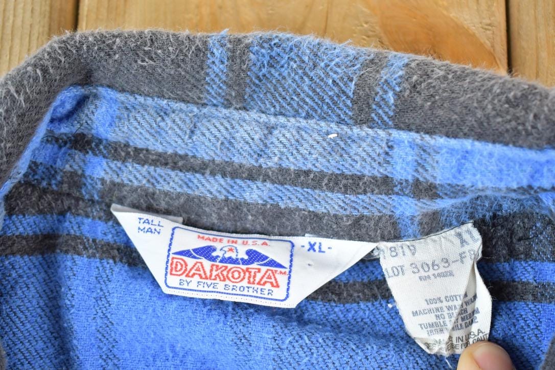 Vintage 1980s Plaid Flannel Button Up Shirt Mens XL from propervintagecanada