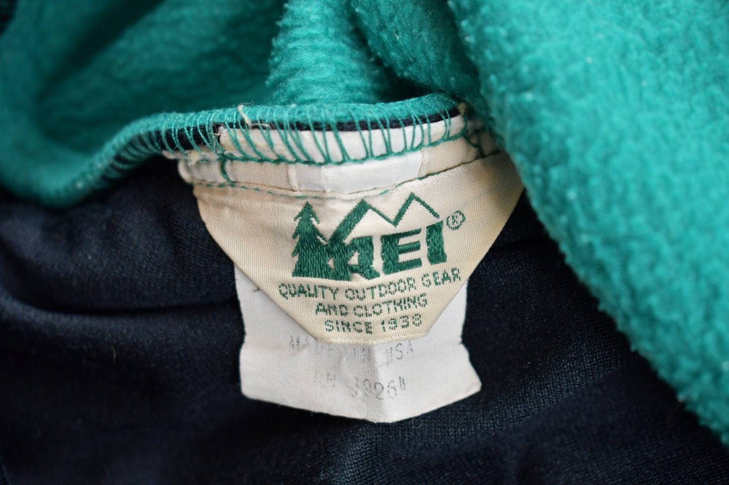 Vintage 1980s REI Fleece Zip Up Vest Men's Large from propervintagecanada