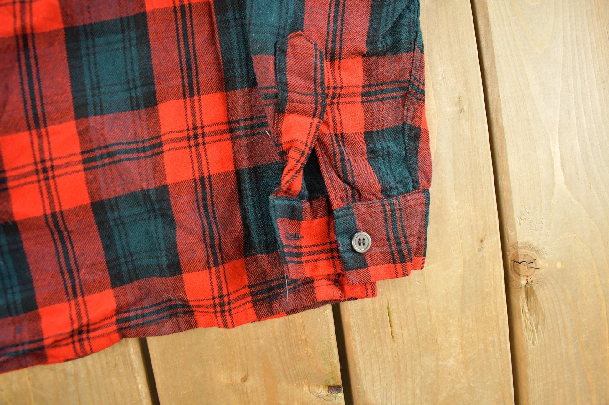 Vintage 1980s Royal Highlander Plaid Wool Flannel Button Up Shirt Women's Small from propervintagecanada