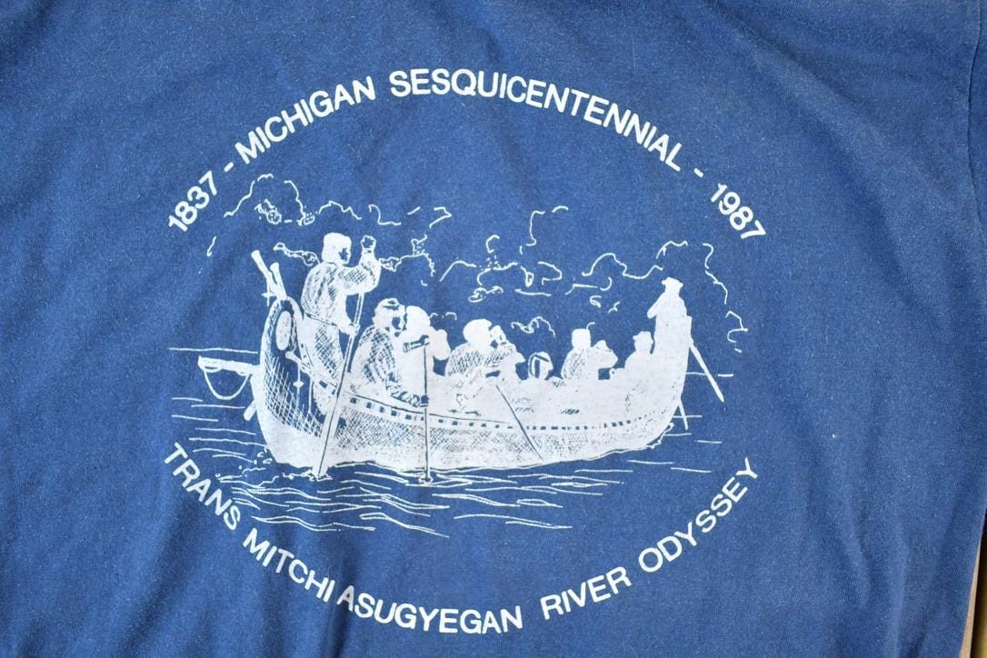 Vintage 1980s Screen Stars Best Aztec Canoe Souvenir Single Stitch Graphic Print T-Shirt Men's Large from propervintagecanada