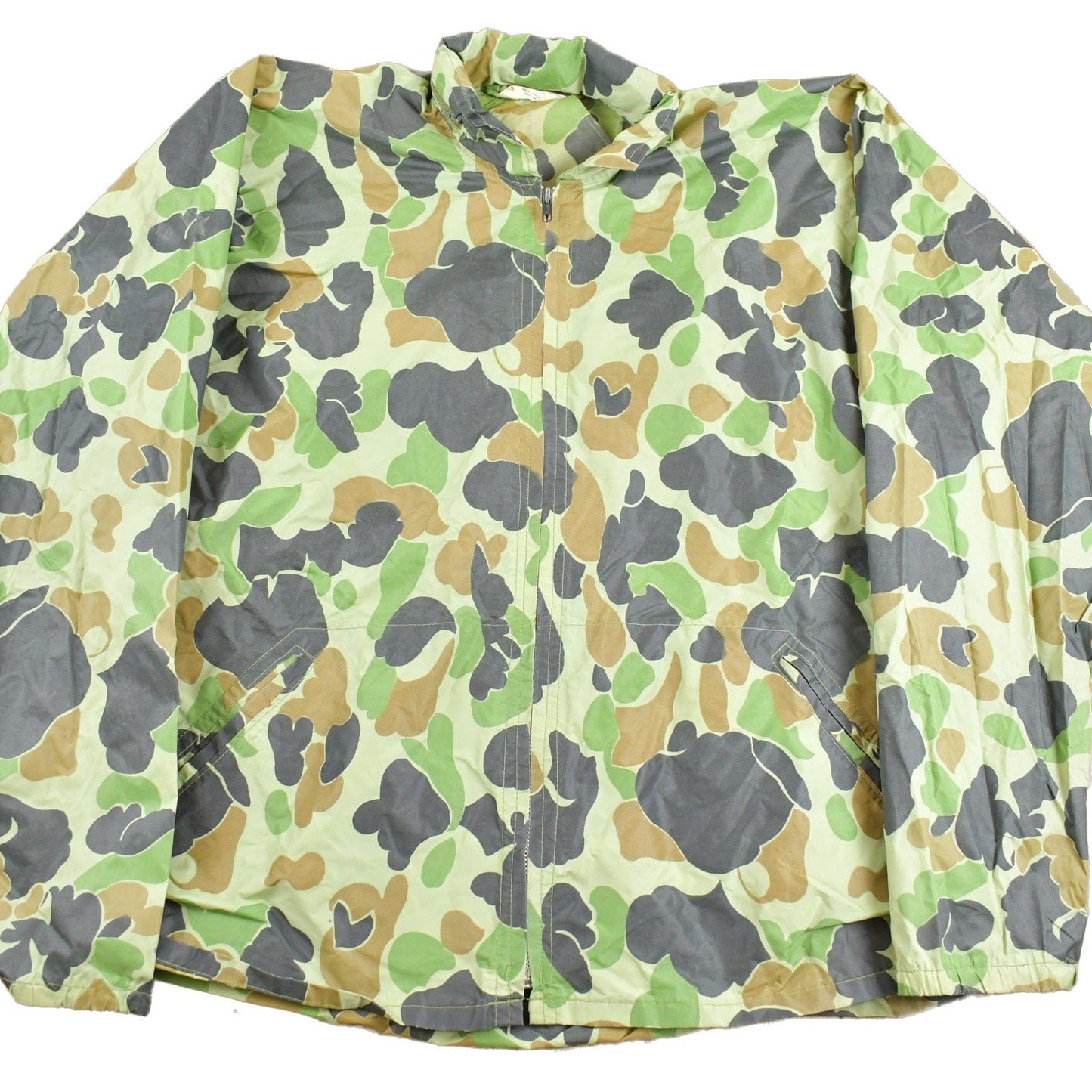 Vintage 1980s Sellers Inc Camo Windbreaker Jacket Men's Large from propervintagecanada