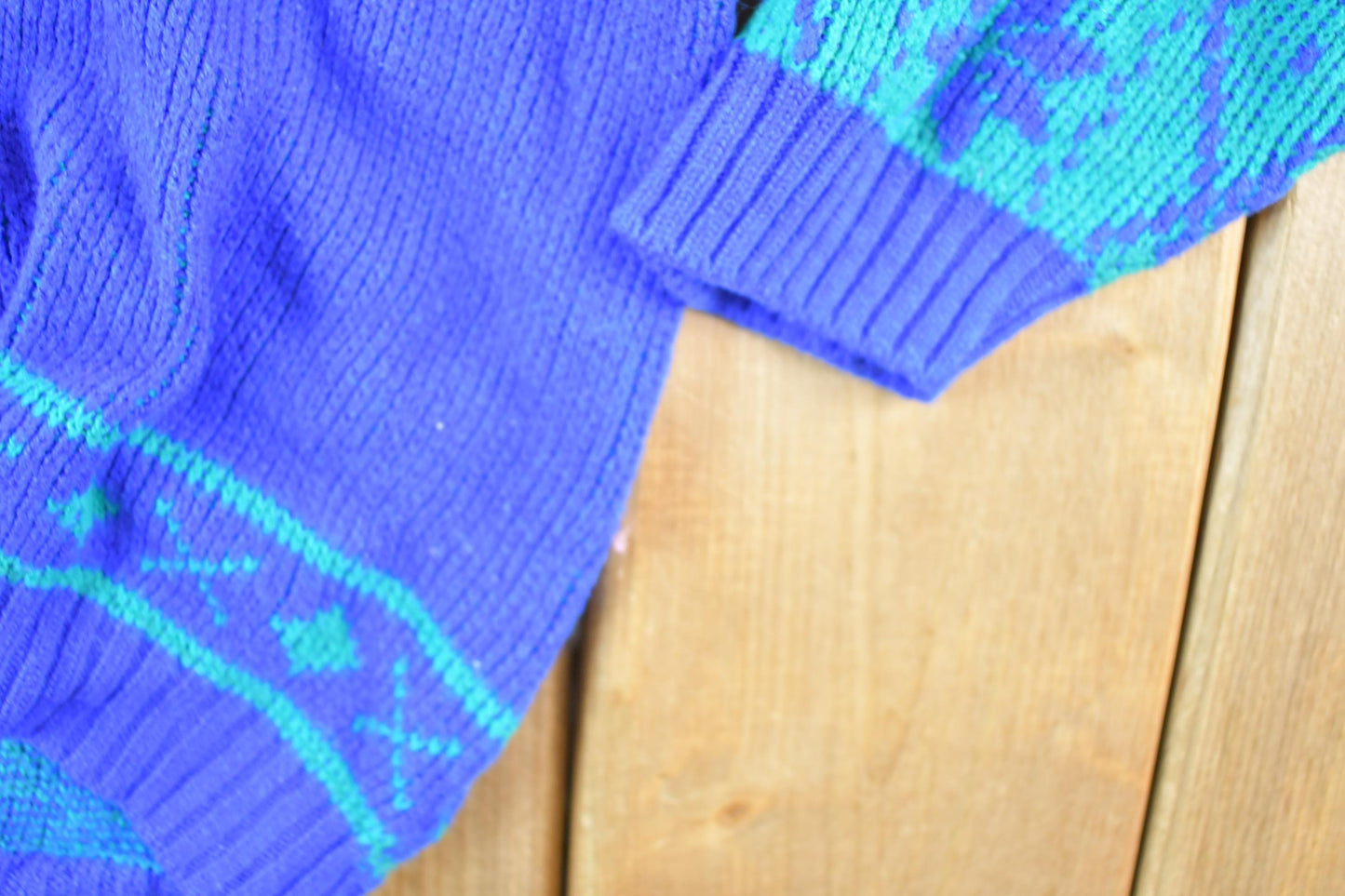 Vintage 1980s Skiing Snowflake AOP Knit Abstract Pattern Turtleneck Sweater Womens L from propervintagecanada