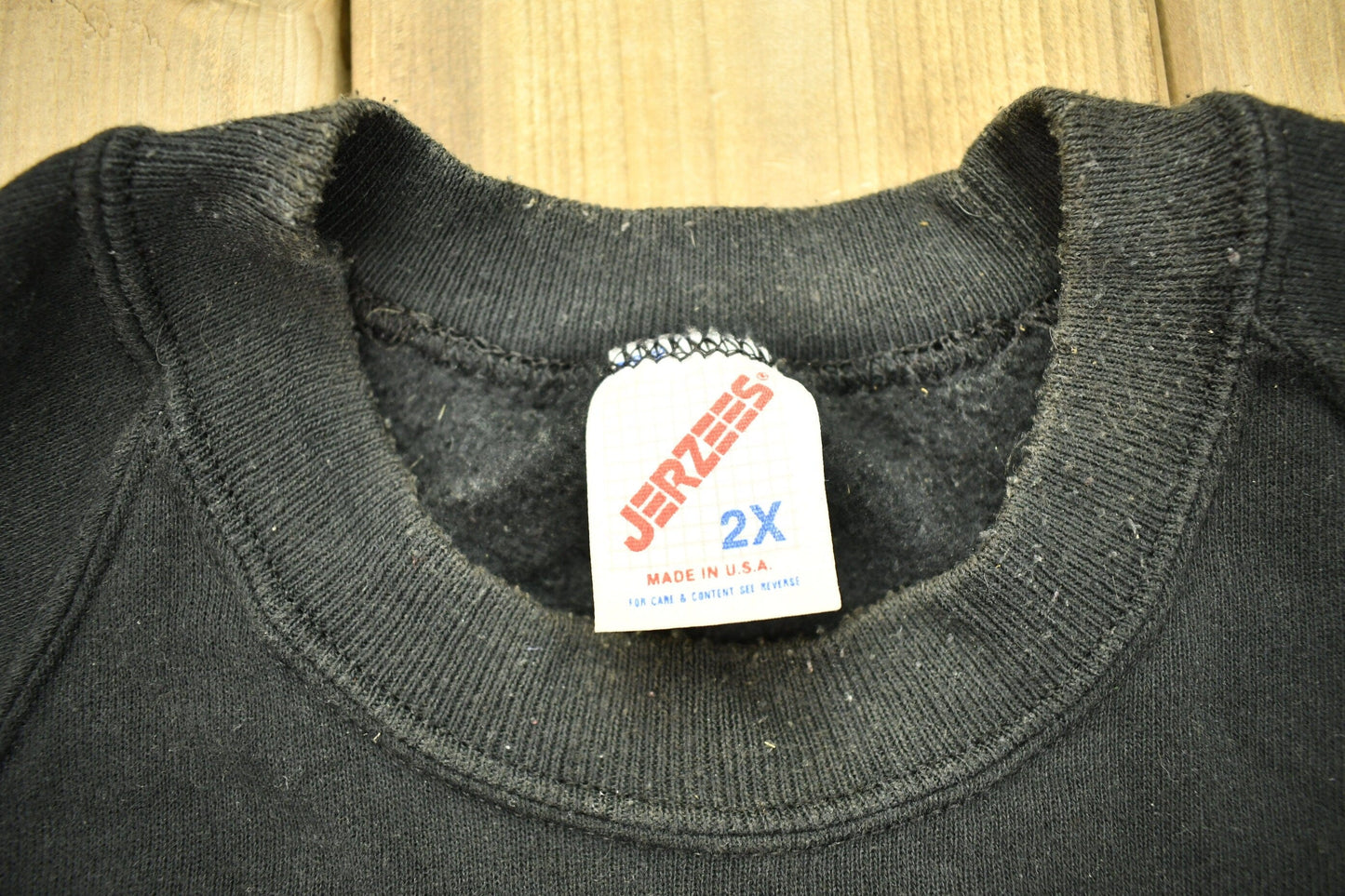 Vintage 1980s Spirit Of Lac La Belle Raglan Crewneck Men's XL from propervintagecanada