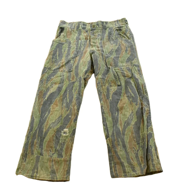 Vintage 1980s The Camo Clan Hunting Pants Men's 32 x 28 from propervintagecanada