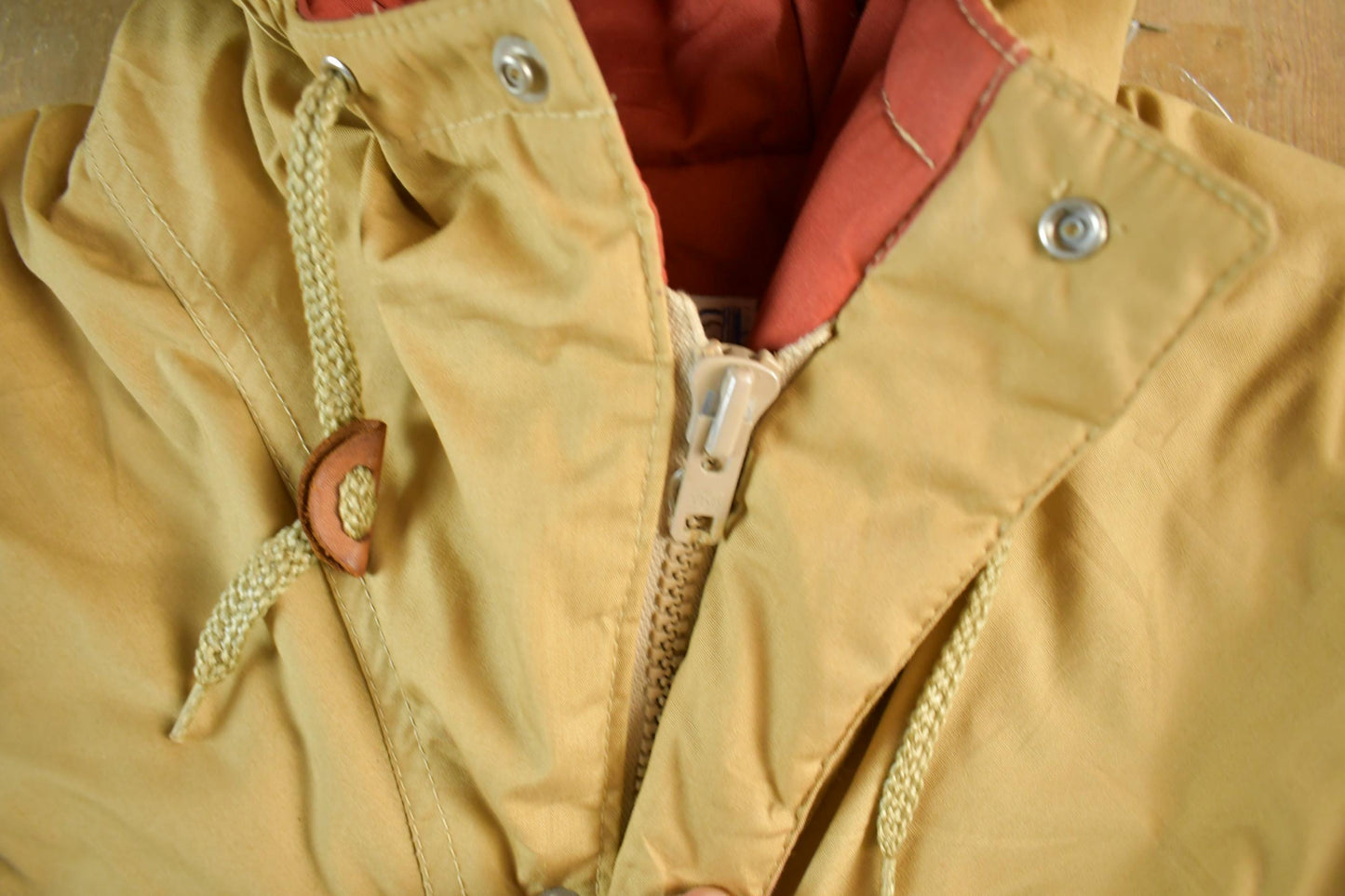 Vintage 1980s Trailway Thinsulate Parka Jacket Men's L-XL from propervintagecanada
