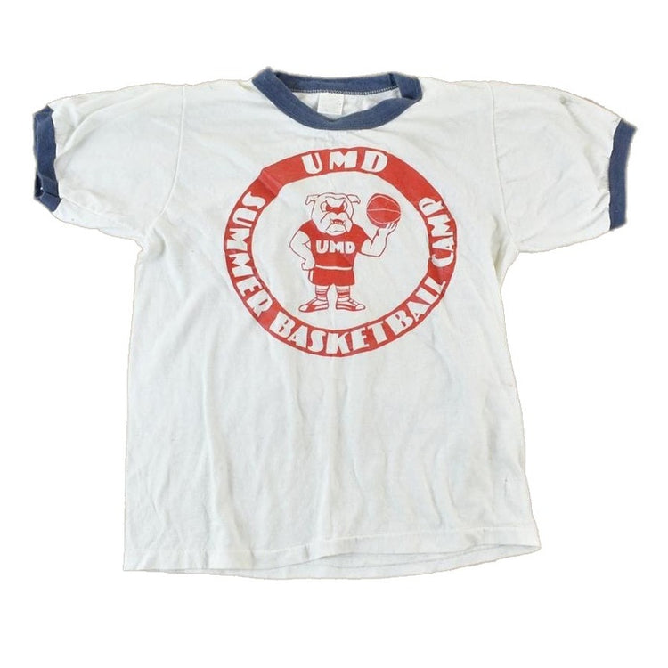 Vintage 1980s UMD Bulldogs Basketball University Collegiate T-Shirt Men's Small from propervintagecanada