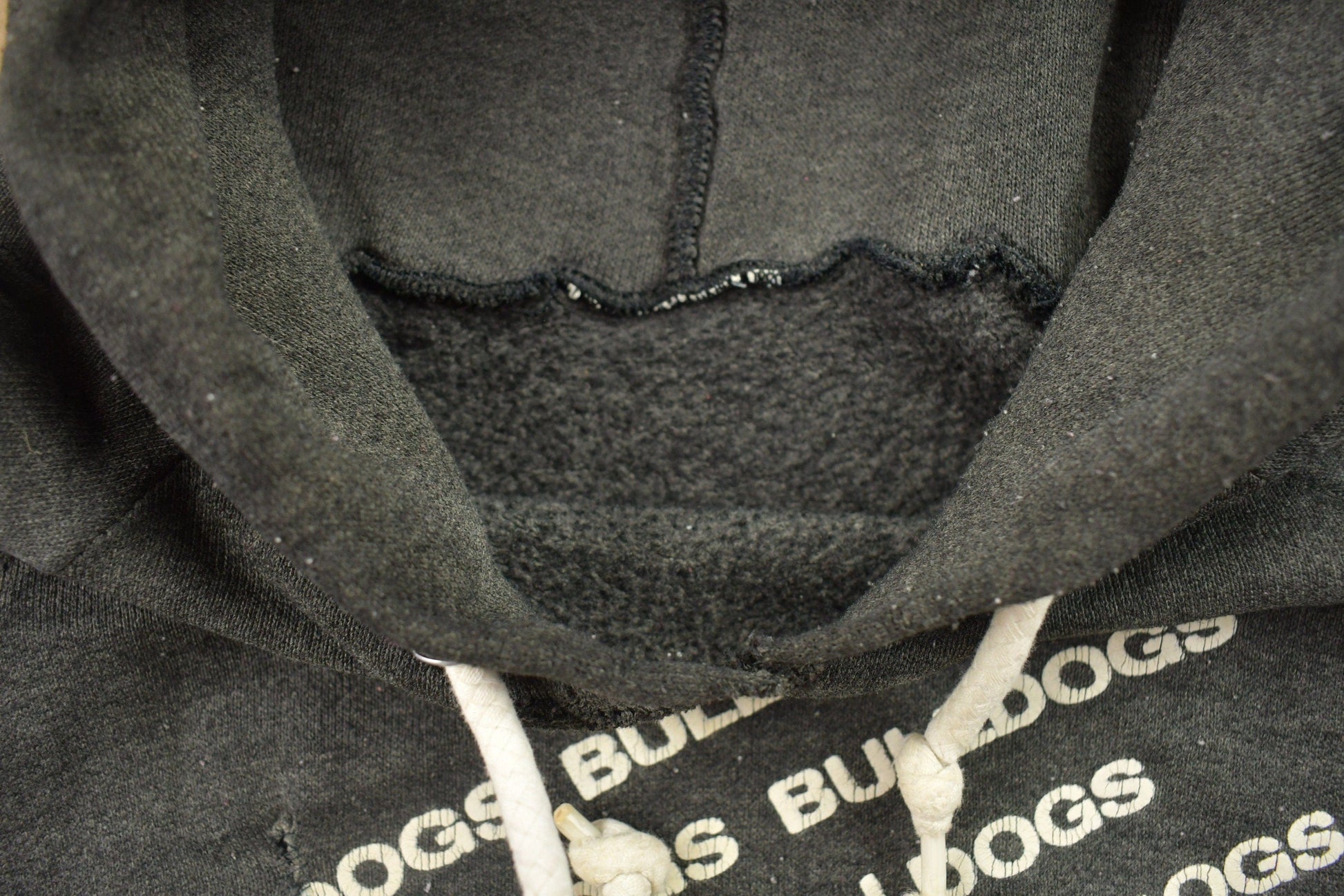 Vintage 1980s University of Georgia Bulldogs Collegiate Hoodie Men's Large from propervintagecanada