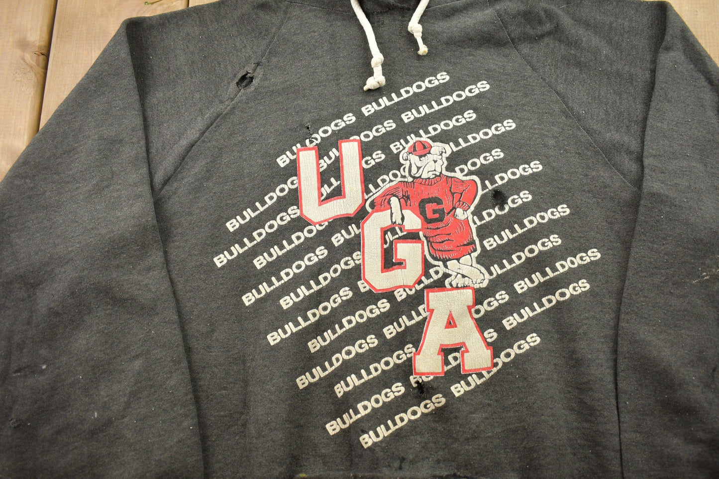 Vintage 1980s University of Georgia Bulldogs Collegiate Hoodie Men's Large from propervintagecanada
