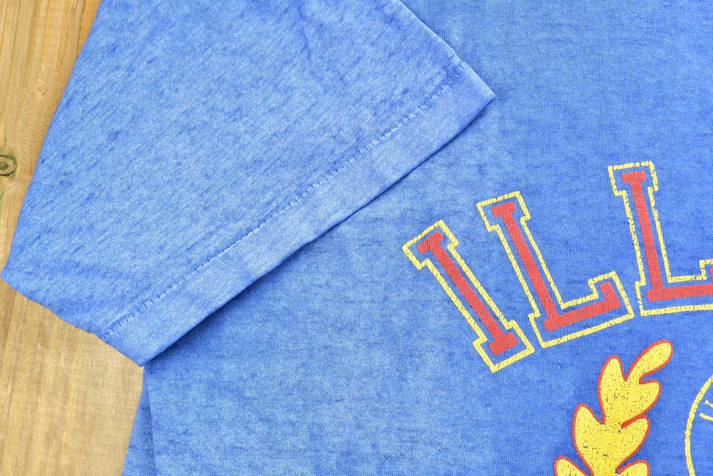 Vintage 1980s University of Illinois Cougars Collegiate T-Shirt Men's Medium from propervintagecanada
