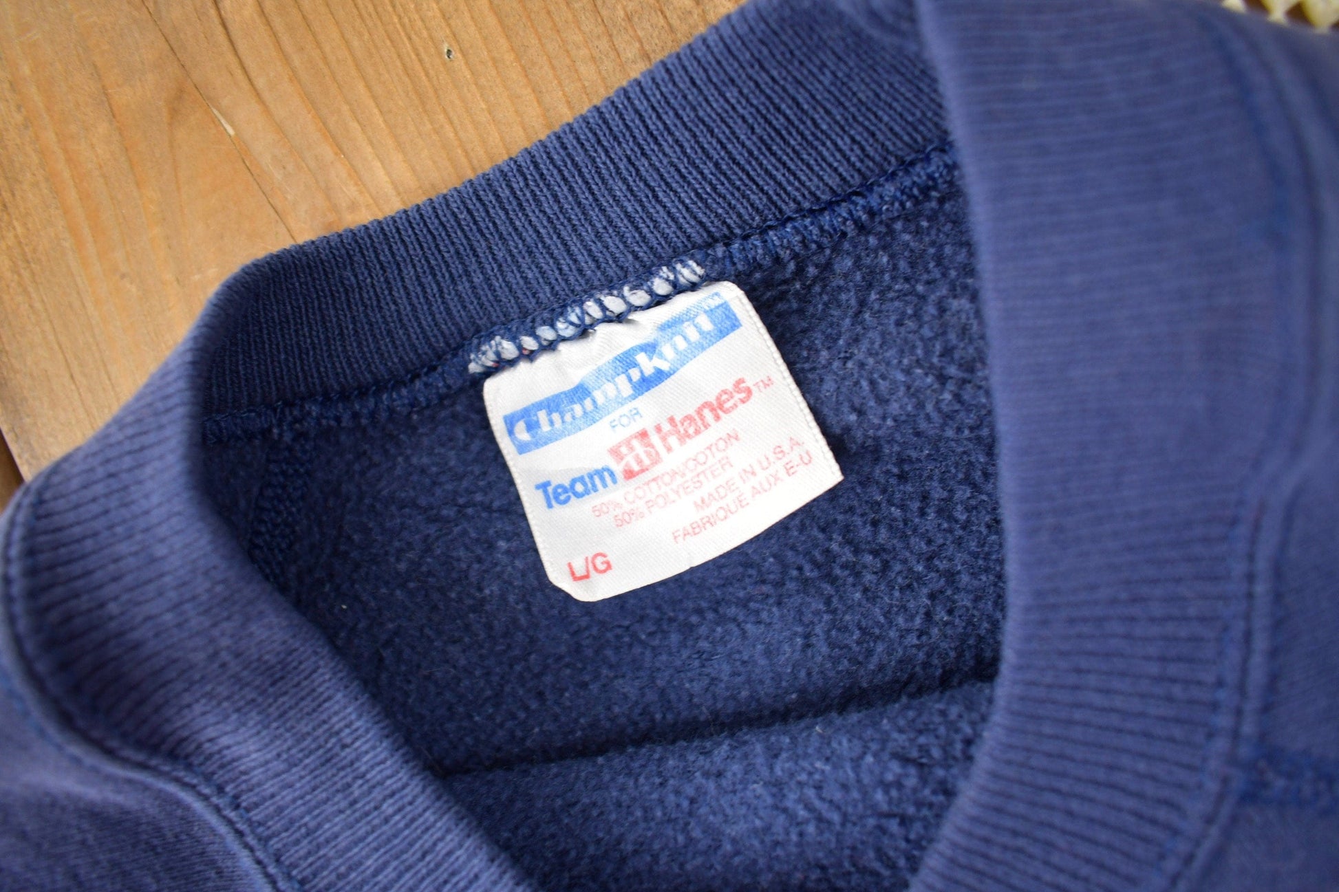 Vintage 1980s University Of Notre Dame Fighting Irish Collegiate Champion Crewneck Men's XS from propervintagecanada