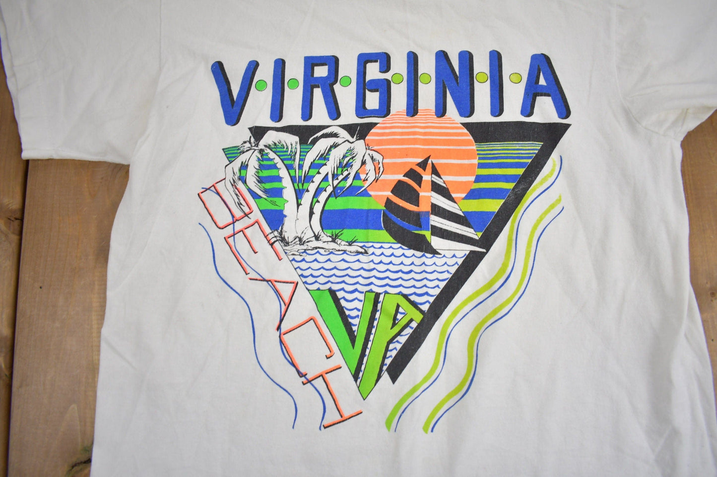 Vintage 1980s Virginia Beach Souvenir T Shirt Men's Medium from propervintagecanada