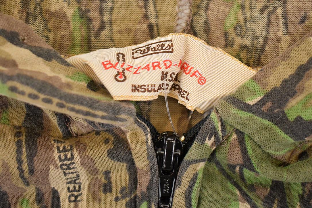 Vintage 1980s Walls Blizzard Pruf Realtree Camo Graphic Print Zip Up Hoodie Sweatshirt Mens L from propervintagecanada