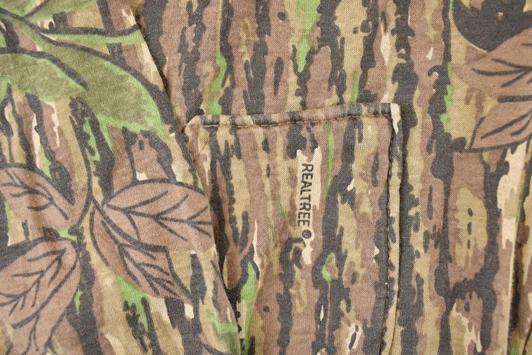 Vintage 1980s Walls Blizzard Pruf Realtree Camo Graphic Print Zip Up Hoodie Sweatshirt Mens L from propervintagecanada