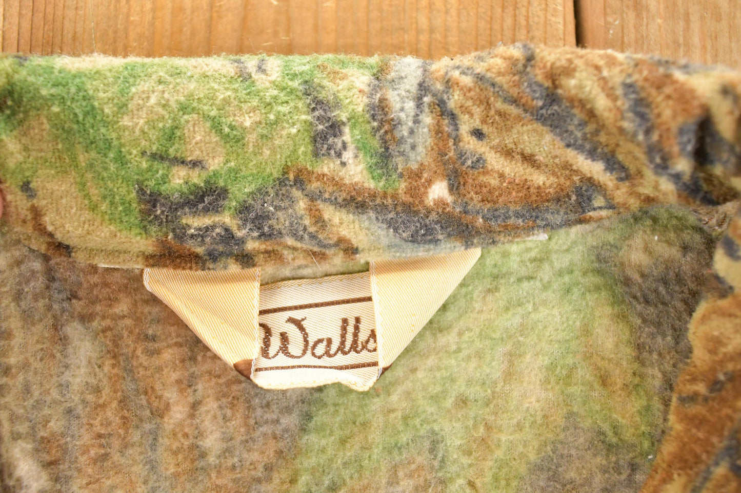 Vintage 1980s Walls Realtree Camo Fleece Outdoorsman Full Zip Sweater Mens M from propervintagecanada