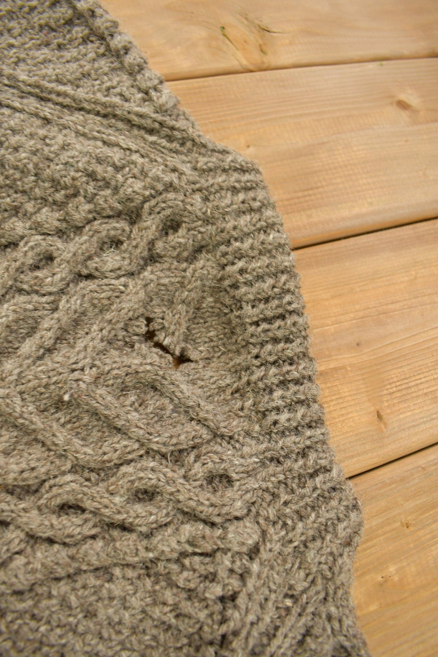 Vintage 1980s Wool House Of Ireland Knit Sweater Men's 2XL from propervintagecanada