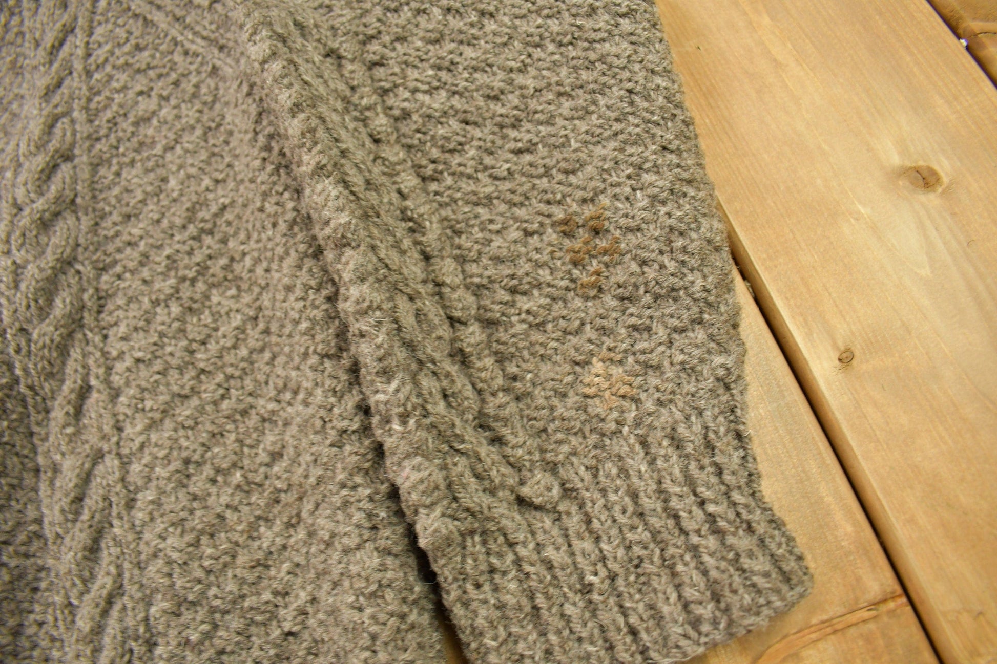 Vintage 1980s Wool House Of Ireland Knit Sweater Men's 2XL from propervintagecanada