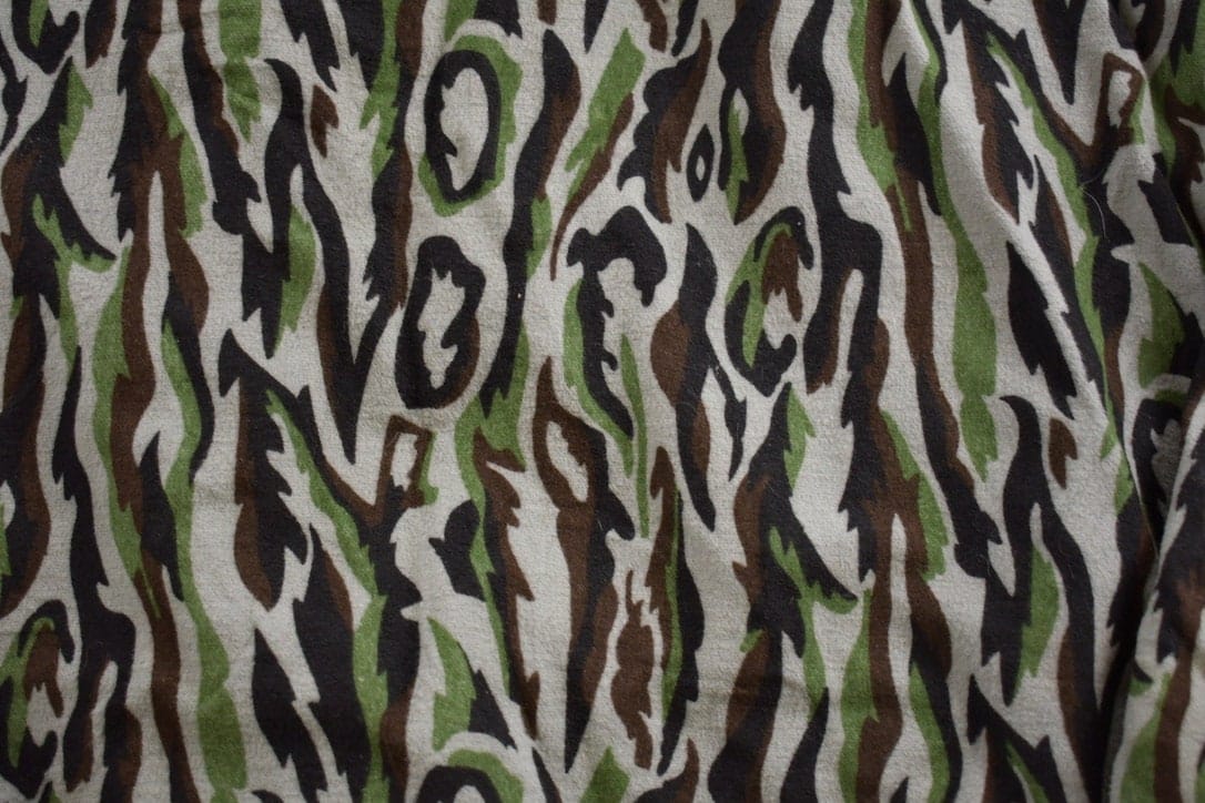 Vintage 1980s Woolrich Tree Bark Camo Jacket Men's Small from propervintagecanada