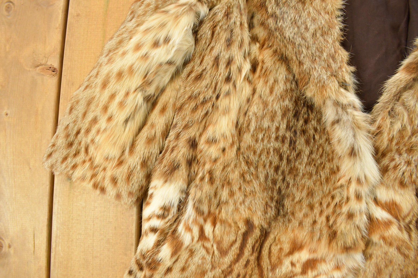 Vintage 1980s Yulan Lynx Fur Coat Women's Medium from propervintagecanada